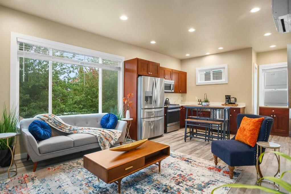 Urban Comfort Apartment Seattle
